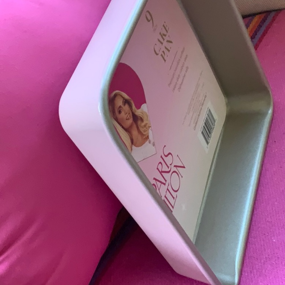💗💖Paris Hilton 9 INCH Cake Pan